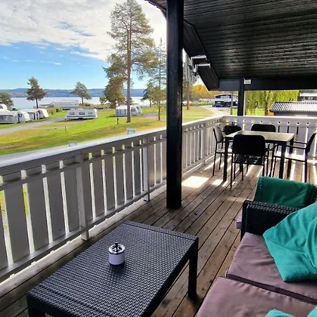 Sveastranda مكان تخييم Gjøvik