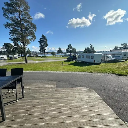 斯维斯特兰达露营地 4* Gullor